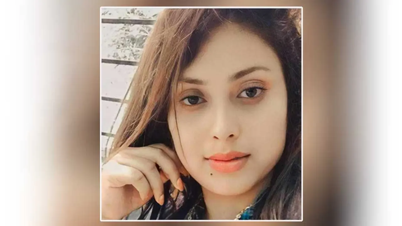 প্রতারণা মামলায় যুব মহিলা লীগ নেত্রী গ্রেপ্তার