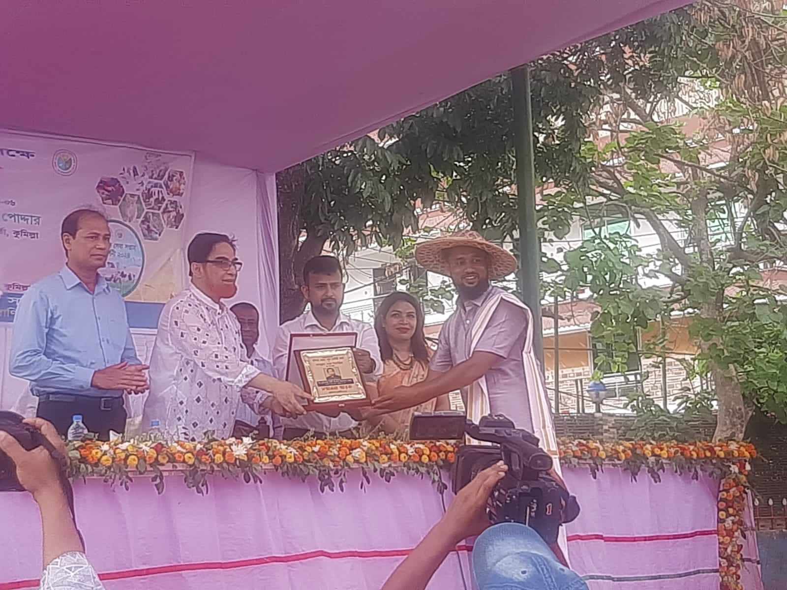 কুমিল্লায় প্রাণিসম্পদ সেবা সাপ্তাহ ও প্রদর্শনী এর উদ্বোধন অনুষ্ঠান।