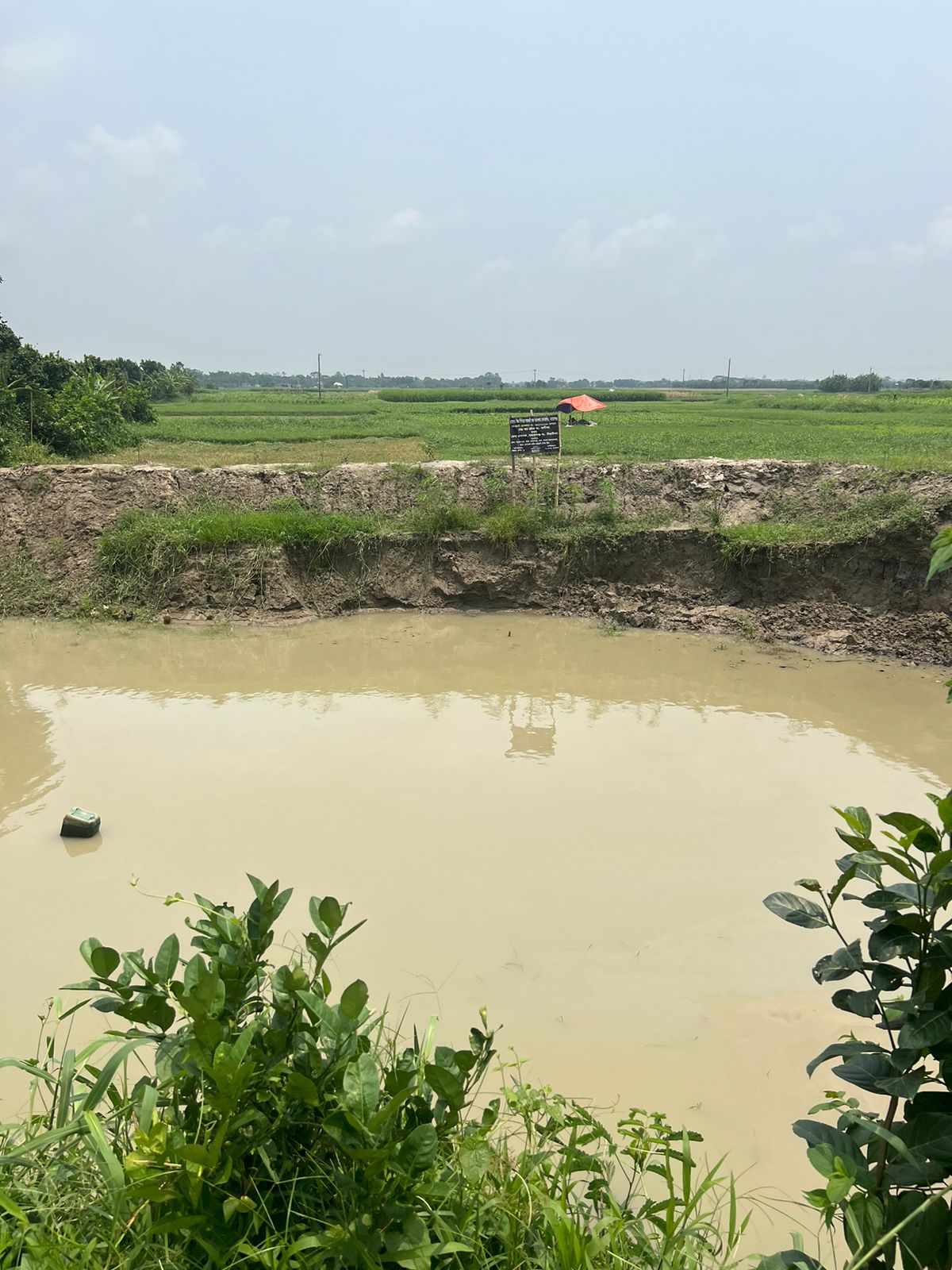 নারায়ণগঞ্জের সোনারগাঁয় অবৈধ ভাবে সরকারী খাস জমি দখল করে মাটি উত্তোলন 