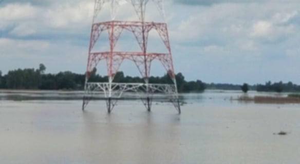 নওগাঁয় বিপদসীমার উপরে আত্রাই নদীর পানি 