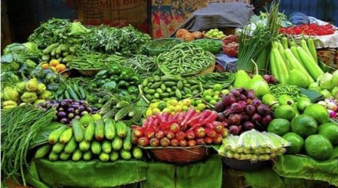 দৈনিক নিত্যপণ্যের দাম দেখে সাধারণ জনগণের জীবনে আগুন: